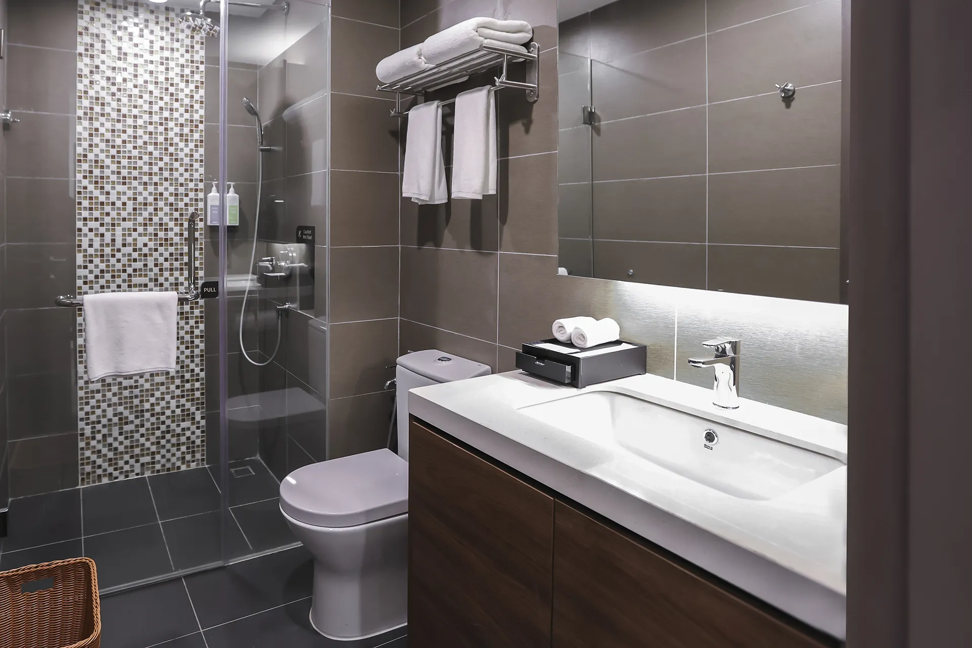 Studio King Bathroom